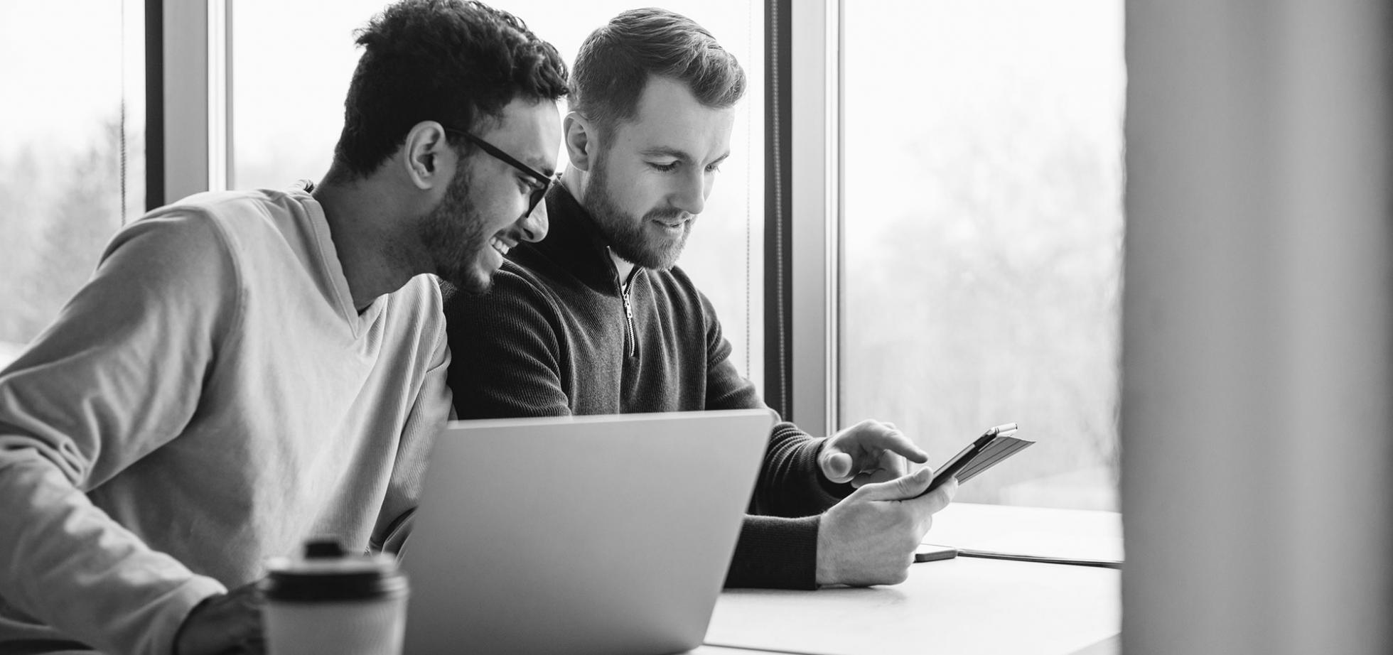 Tableau d'analyse financière avec graphiques de performance